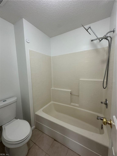 Photo 17 of 20 residential for sale in Chesapeake virginia