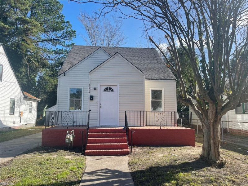 Photo 1 of 37 residential for sale in Portsmouth virginia