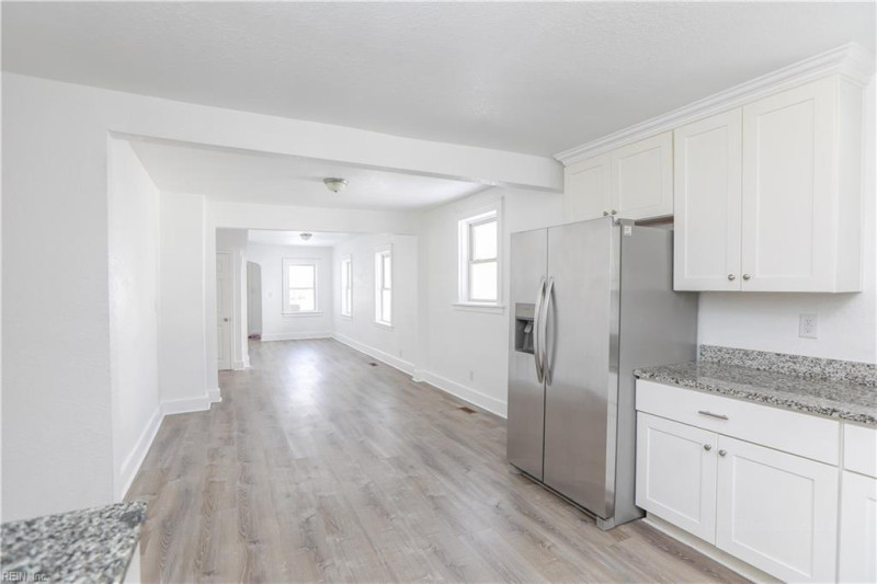 Photo 11 of 37 residential for sale in Portsmouth virginia