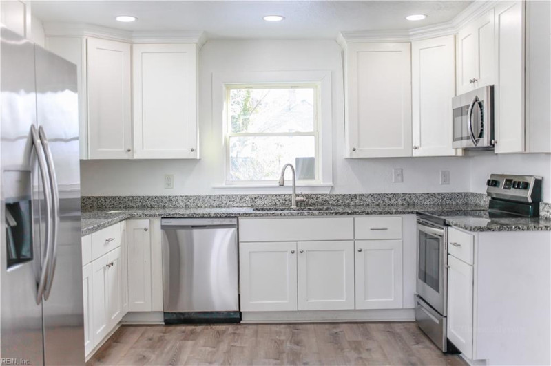 Photo 13 of 37 residential for sale in Portsmouth virginia