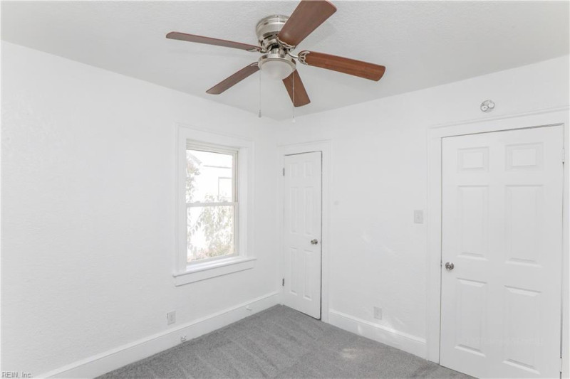 Photo 20 of 37 residential for sale in Portsmouth virginia