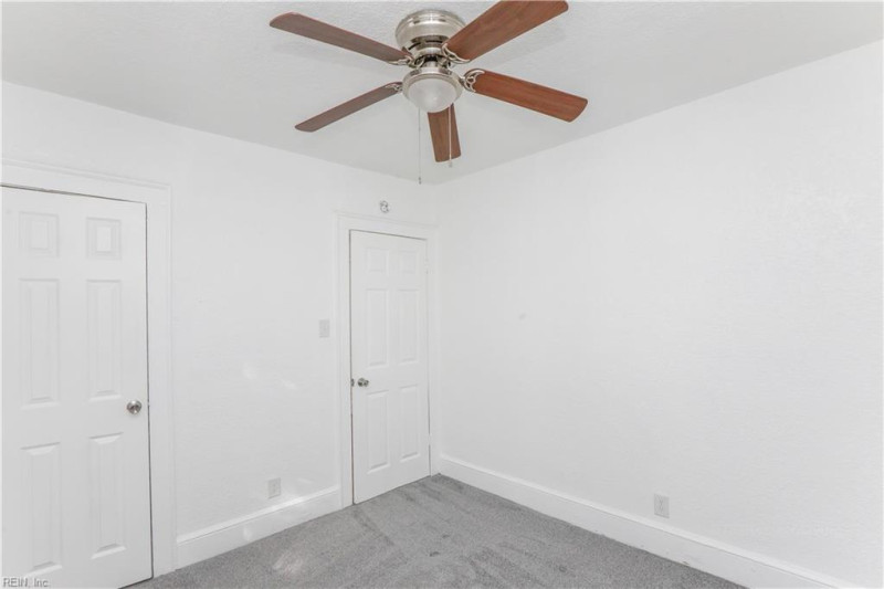 Photo 21 of 37 residential for sale in Portsmouth virginia