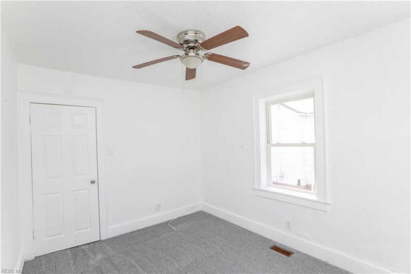 Photo 23 of 37 residential for sale in Portsmouth virginia