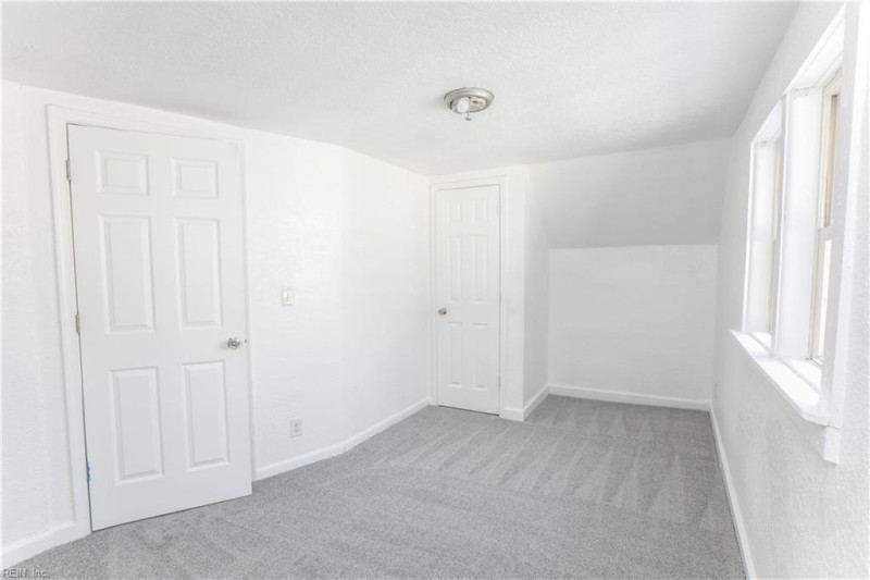 Photo 28 of 37 residential for sale in Portsmouth virginia