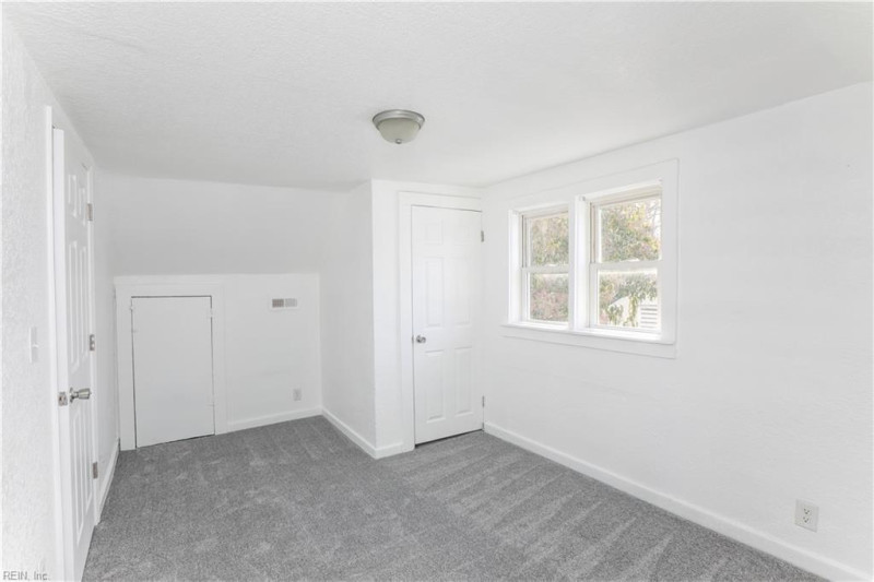 Photo 31 of 37 residential for sale in Portsmouth virginia