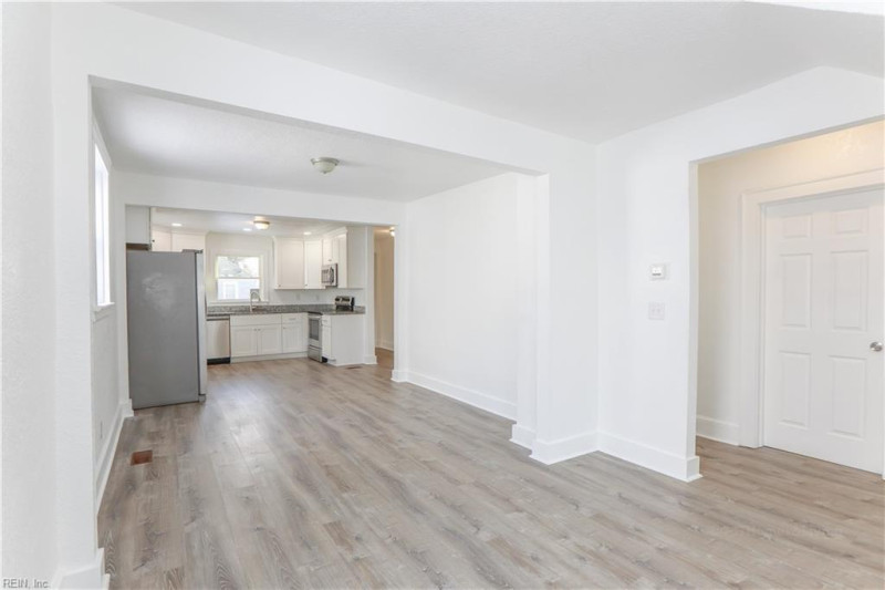 Photo 6 of 37 residential for sale in Portsmouth virginia