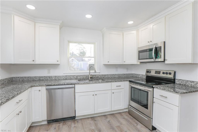 Photo 9 of 37 residential for sale in Portsmouth virginia