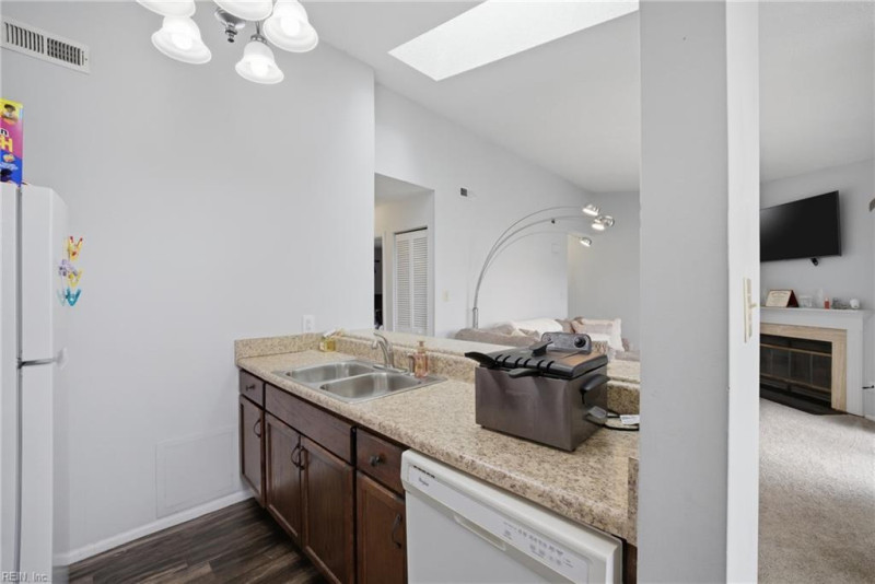 Photo 10 of 30 residential for sale in Virginia Beach virginia
