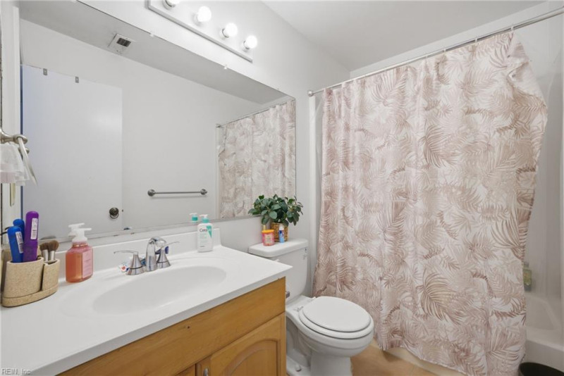 Photo 11 of 30 residential for sale in Virginia Beach virginia