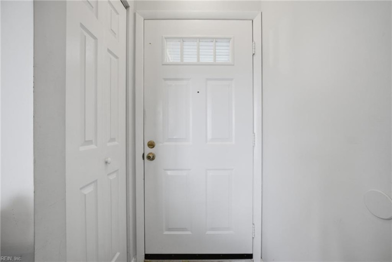 Photo 2 of 30 residential for sale in Virginia Beach virginia