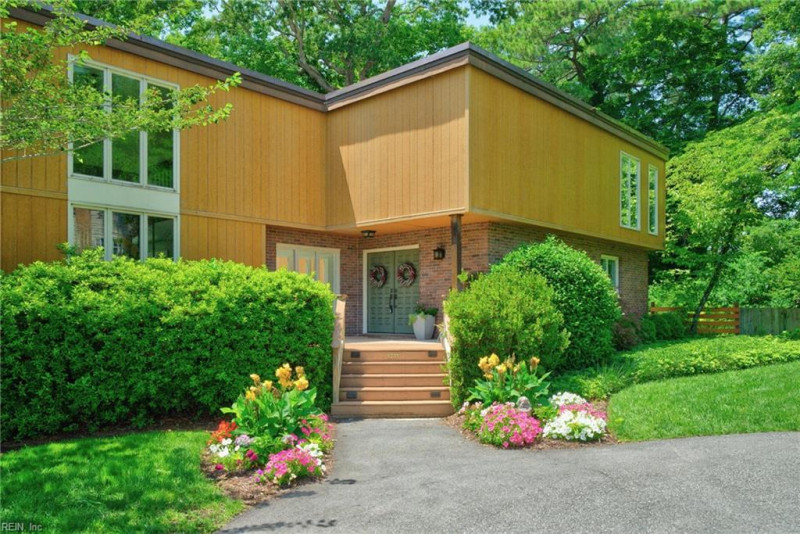 Photo 4 of 50 residential for sale in Newport News virginia