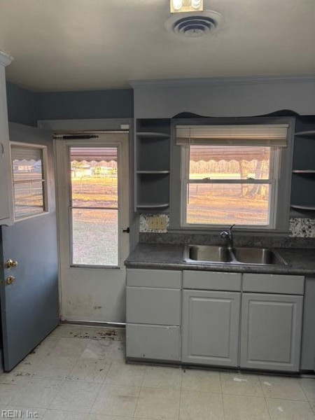 Photo 20 of 38 residential for sale in Suffolk virginia