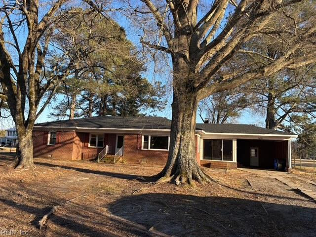 Photo 3 of 38 residential for sale in Suffolk virginia