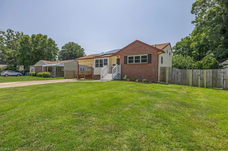 Photo 2 of 37 residential for sale in Virginia Beach virginia