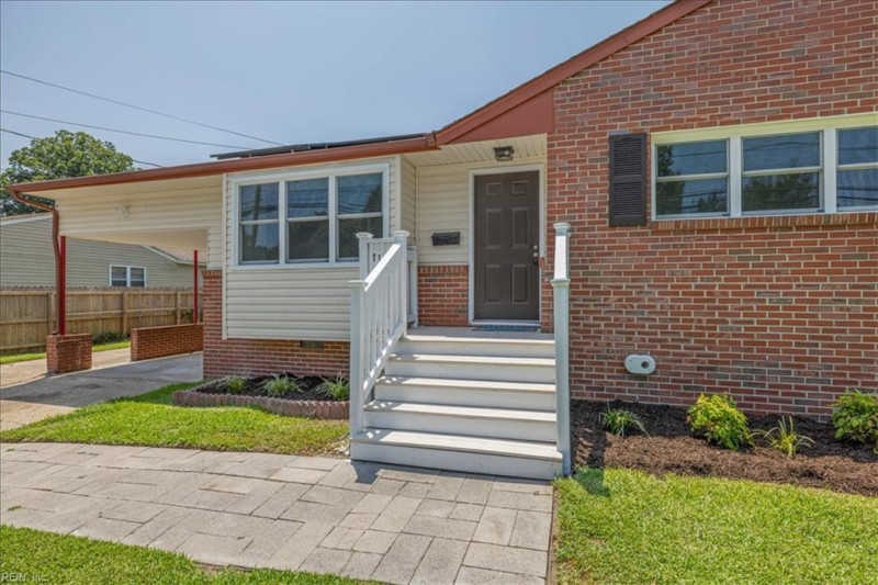Photo 3 of 37 residential for sale in Virginia Beach virginia