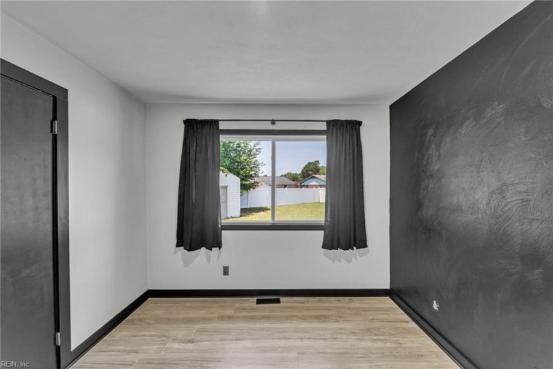 Photo 15 of 48 residential for sale in Portsmouth virginia
