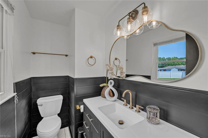 Photo 36 of 48 residential for sale in Portsmouth virginia