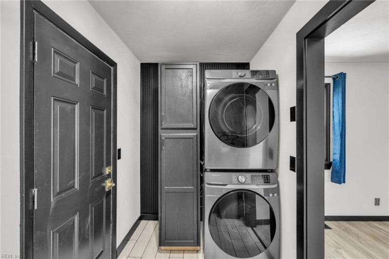 Photo 40 of 48 residential for sale in Portsmouth virginia