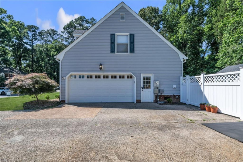 Photo 4 of 44 residential for sale in Chesapeake virginia Photo 4 of 44 residential for sale in Chesapeake virginia