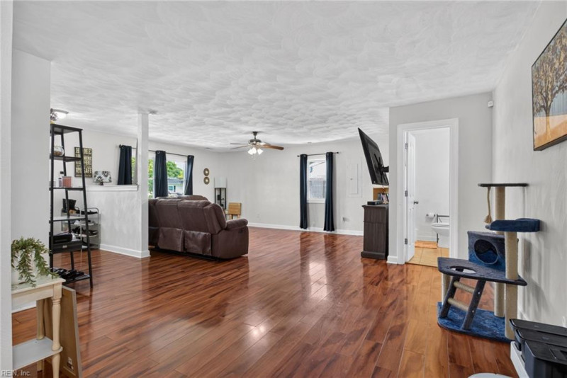 Photo 10 of 43 residential for sale in Hampton virginia