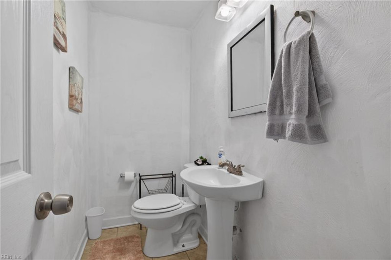 Photo 11 of 43 residential for sale in Hampton virginia