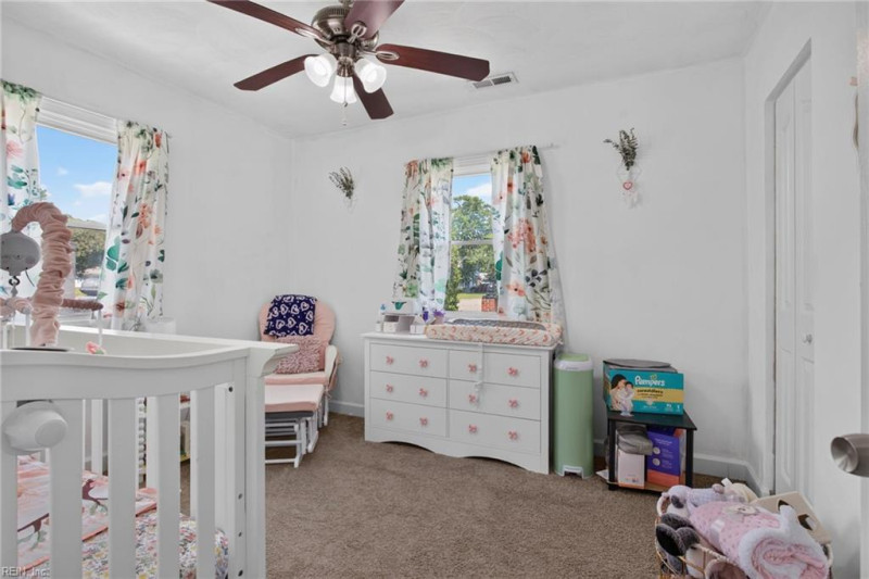 Photo 14 of 43 residential for sale in Hampton virginia