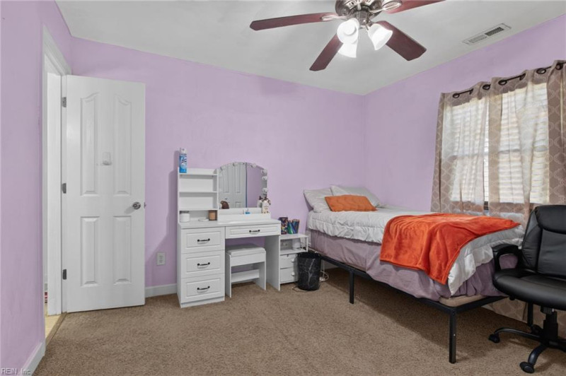 Photo 16 of 43 residential for sale in Hampton virginia