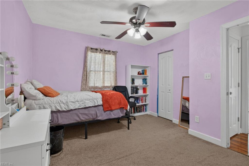 Photo 17 of 43 residential for sale in Hampton virginia