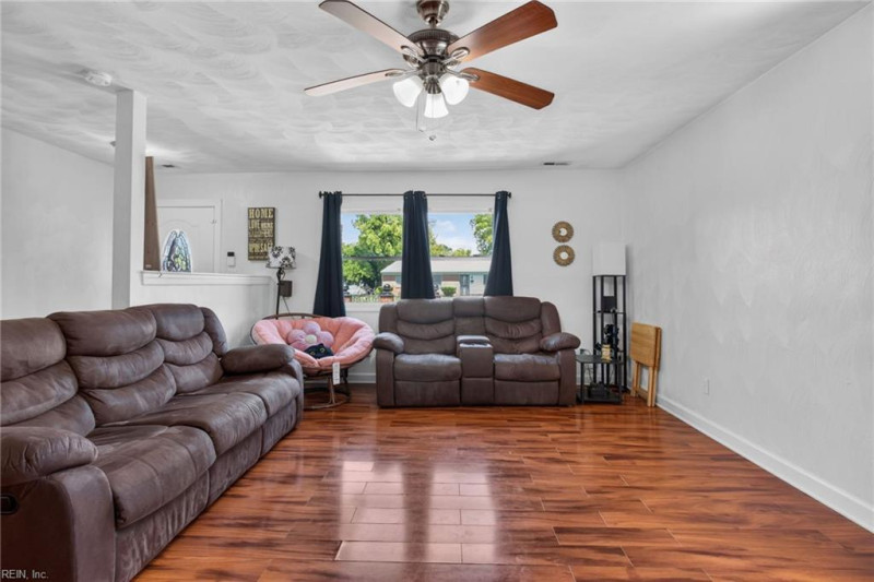 Photo 5 of 43 residential for sale in Hampton virginia