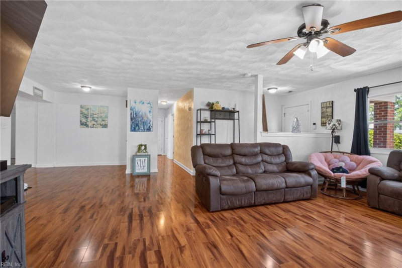 Photo 6 of 43 residential for sale in Hampton virginia