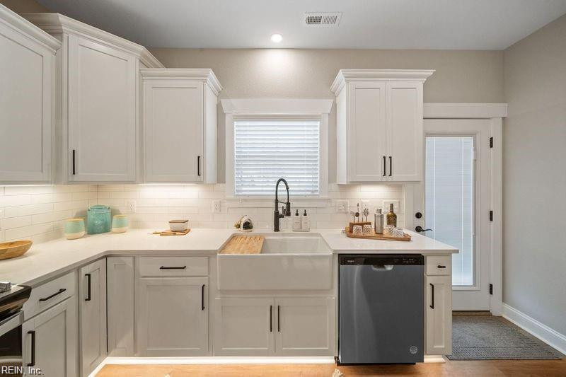 Photo 11 of 20 residential for sale in Suffolk virginia