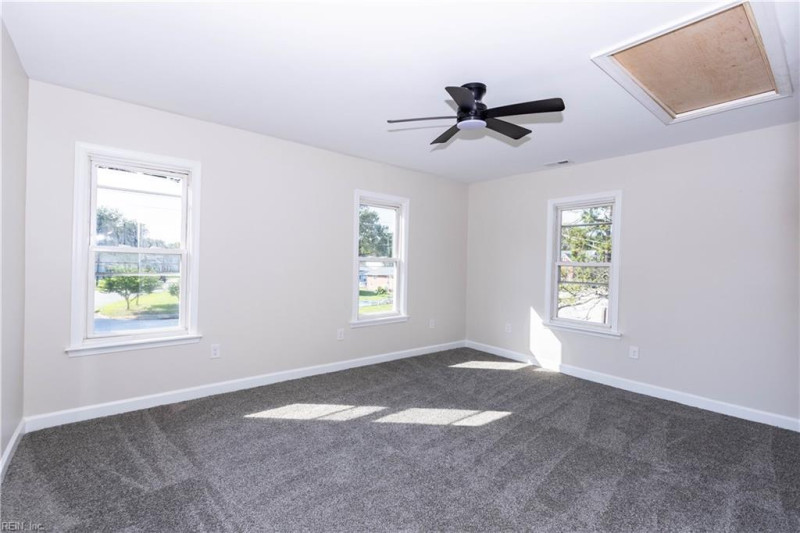 Photo 14 of 20 residential for sale in Hampton virginia