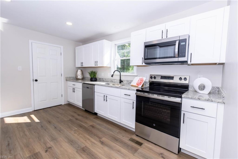 Photo 5 of 20 residential for sale in Hampton virginia