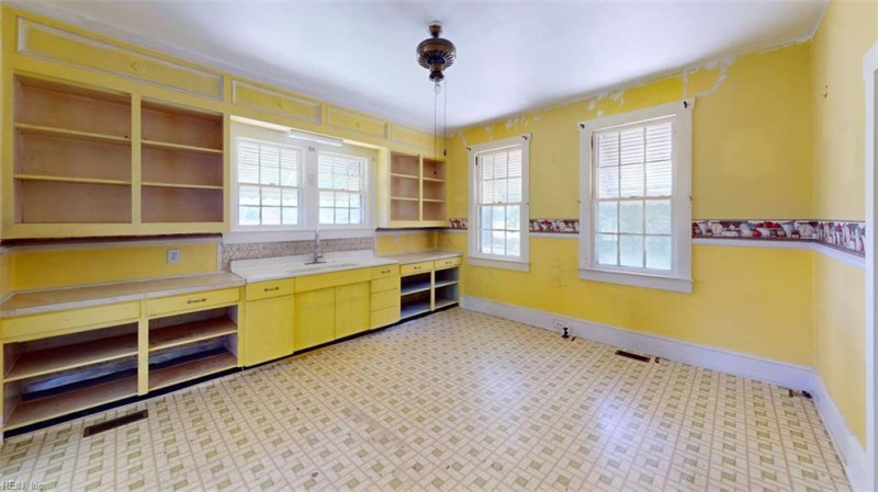 Photo 34 of 50 residential for sale in Southampton County virginia