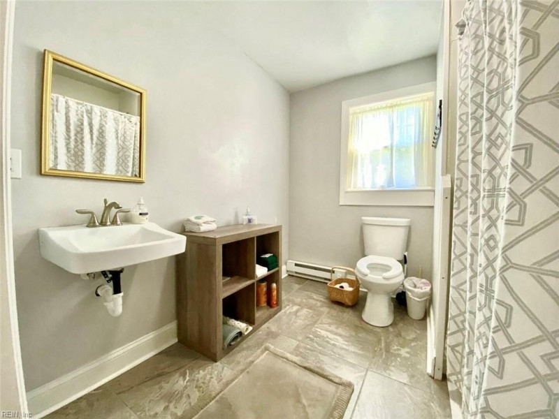 Photo 8 of 8 residential for sale in Chesapeake virginia