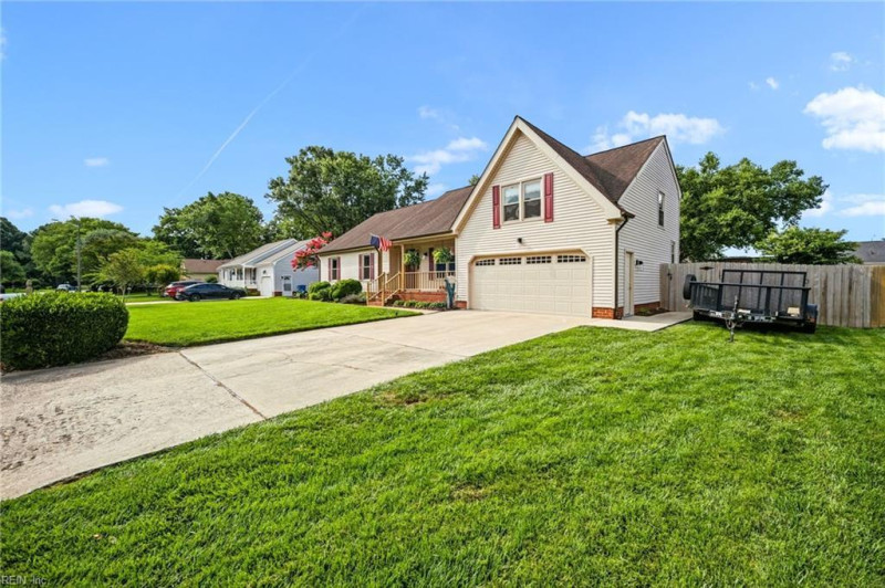 Photo 4 of 50 residential for sale in Chesapeake virginia