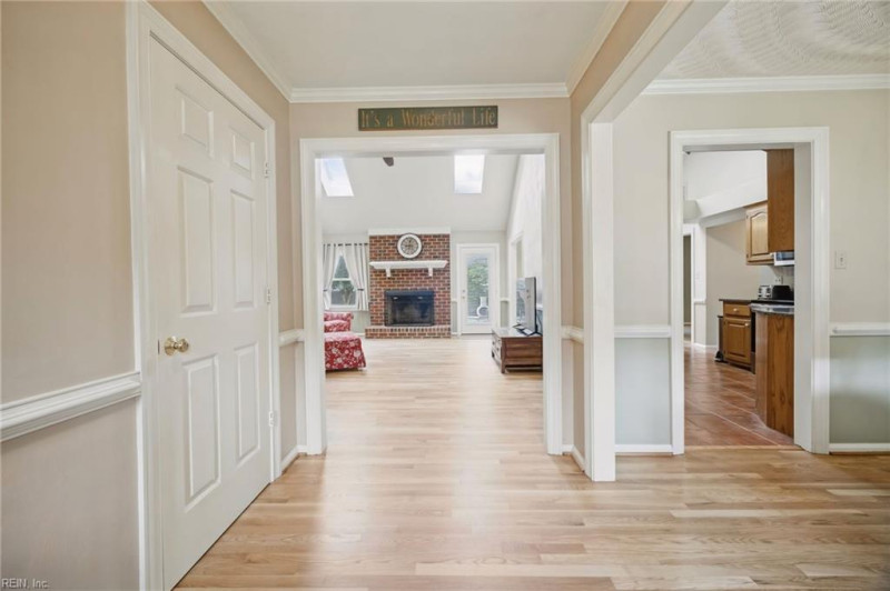 Photo 5 of 50 residential for sale in Chesapeake virginia