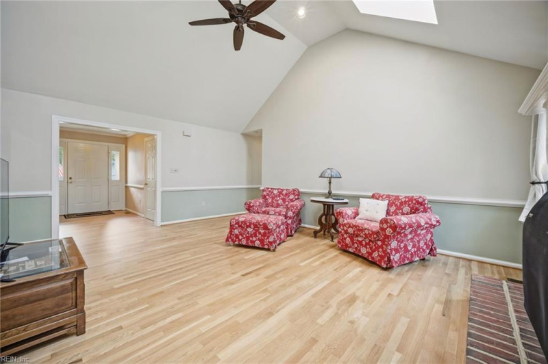 Photo 9 of 50 residential for sale in Chesapeake virginia