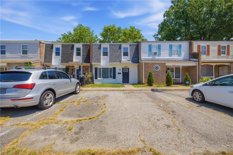 Photo 1 of 38 residential for sale in Virginia Beach virginia