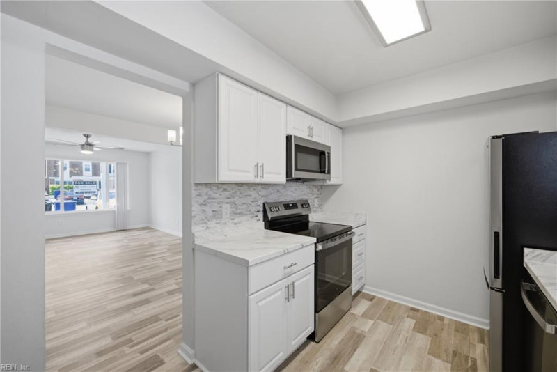Photo 12 of 38 residential for sale in Virginia Beach virginia