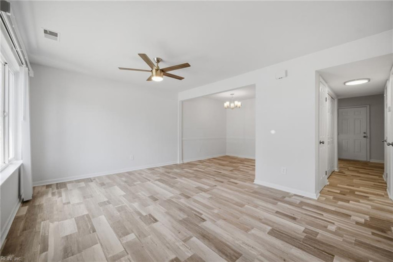 Photo 5 of 38 residential for sale in Virginia Beach virginia
