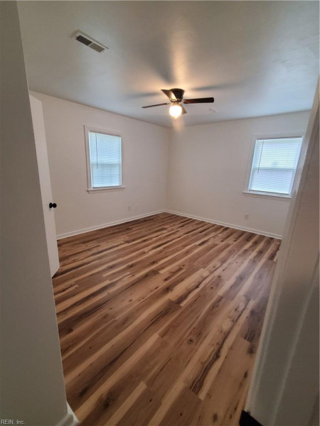 Photo 13 of 18 residential for sale in Portsmouth virginia