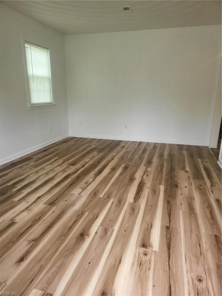 Photo 3 of 18 residential for sale in Portsmouth virginia