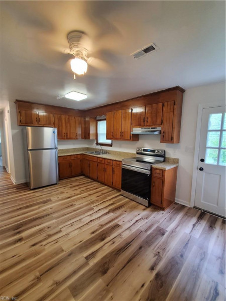 Photo 5 of 18 residential for sale in Portsmouth virginia