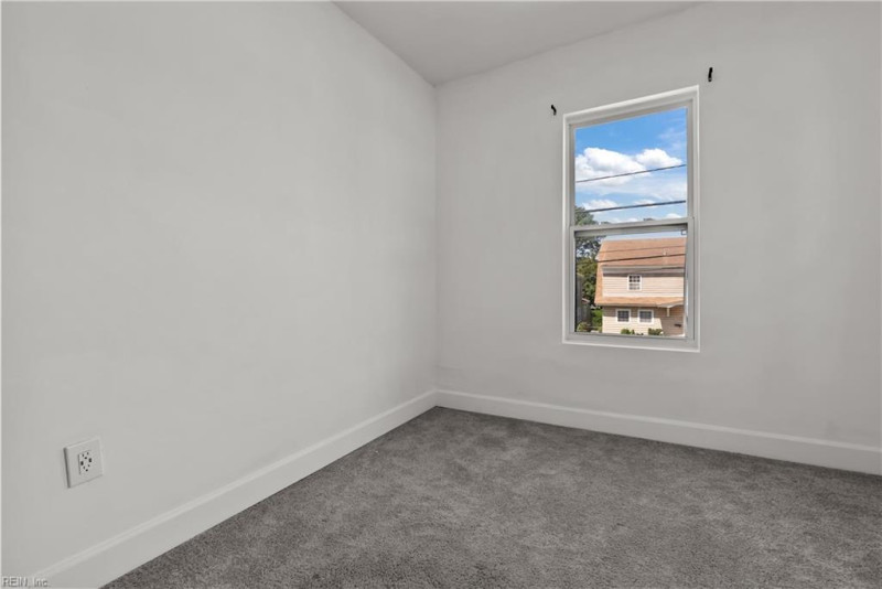 Photo 15 of 23 residential for sale in Portsmouth virginia