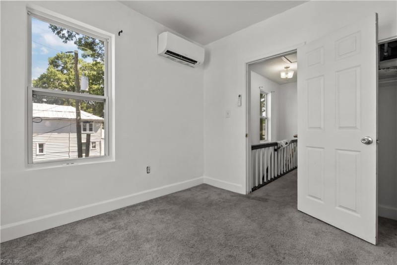 Photo 18 of 23 residential for sale in Portsmouth virginia
