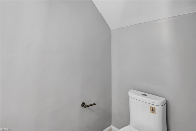 Photo 10 of 30 residential for sale in Chesapeake virginia