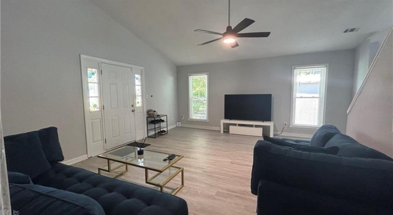 Photo 17 of 30 residential for sale in Chesapeake virginia