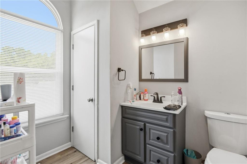 Photo 20 of 30 residential for sale in Chesapeake virginia