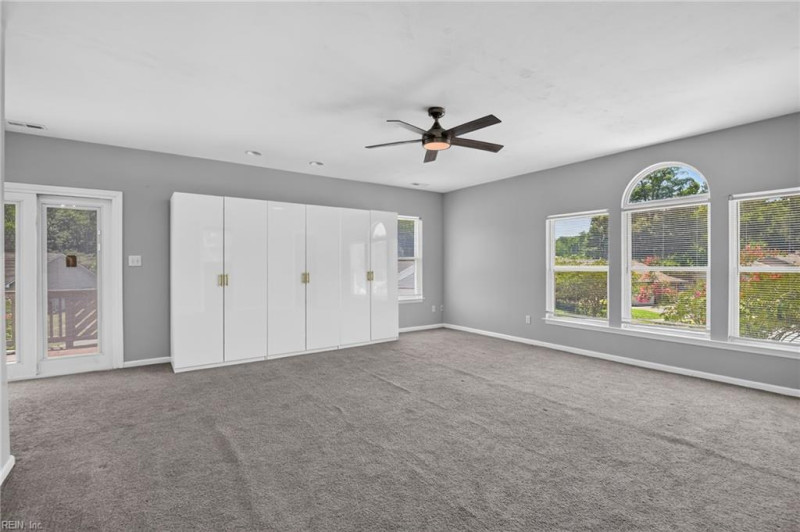 Photo 8 of 30 residential for sale in Chesapeake virginia